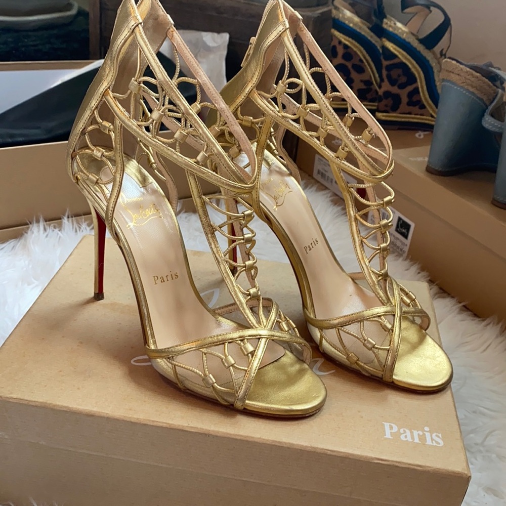 CHRISTIAN LOUBOUTIN HEELS